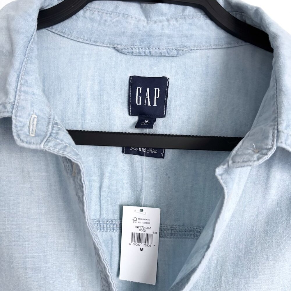 NWT Gap Chambray Denim Big Shirt Oversized Button Down Size M - Picture 3 of 9